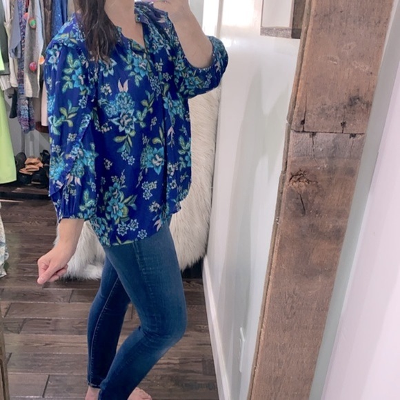 Candace Cameron Bure floral top size large - Picture 2 of 7